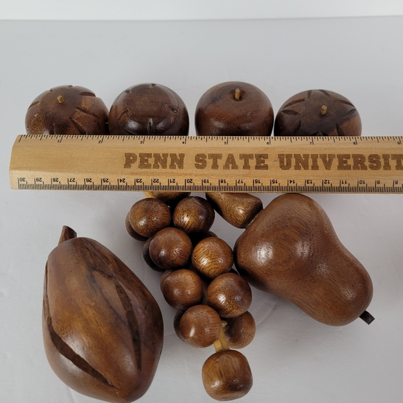 Vintage Mid-Century Wooden Fruit Set of 7 - Picture 8 of 10
